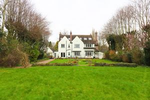 Photo 25- click for photo gallery